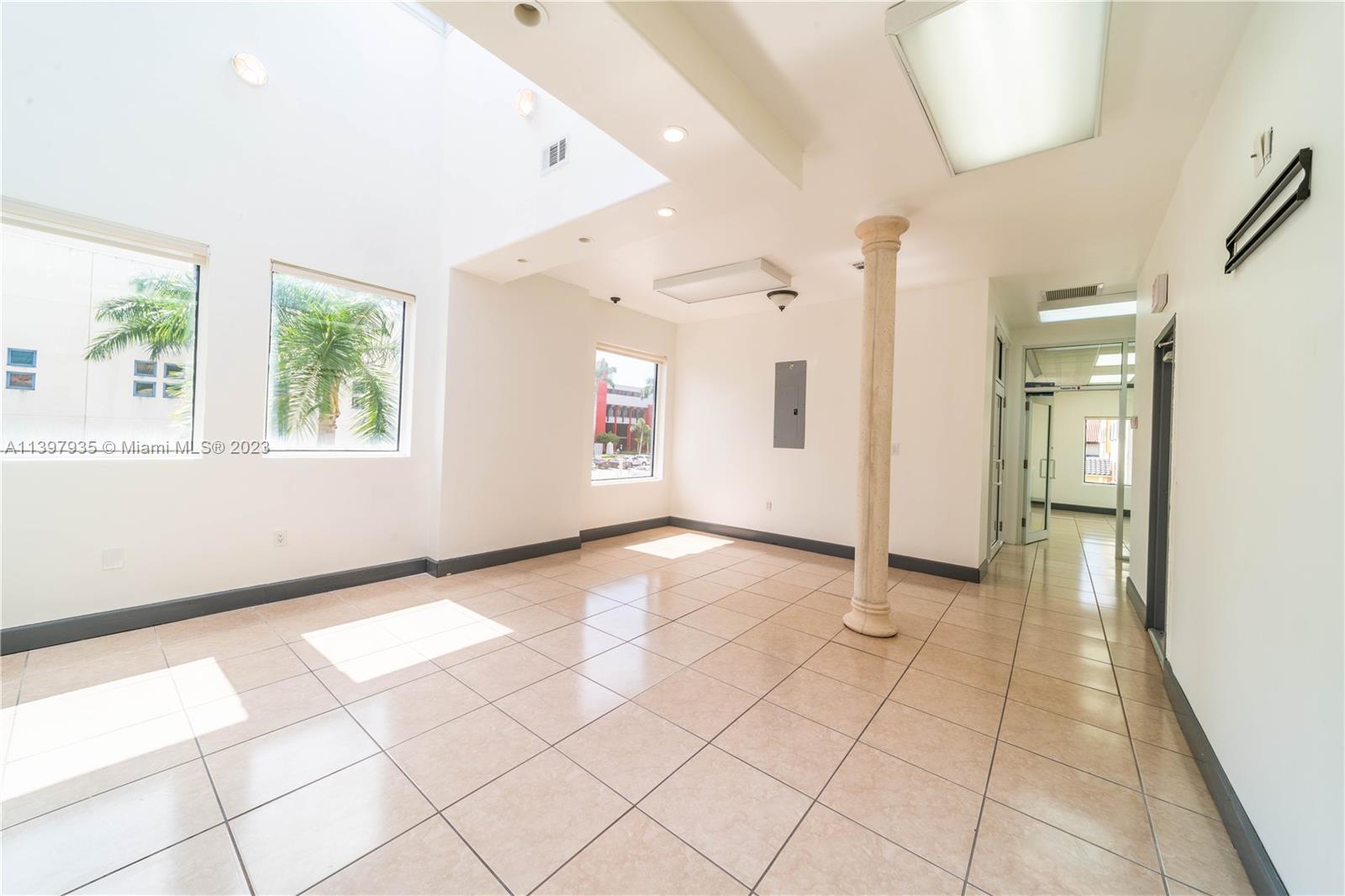 600 Palm Unit: A