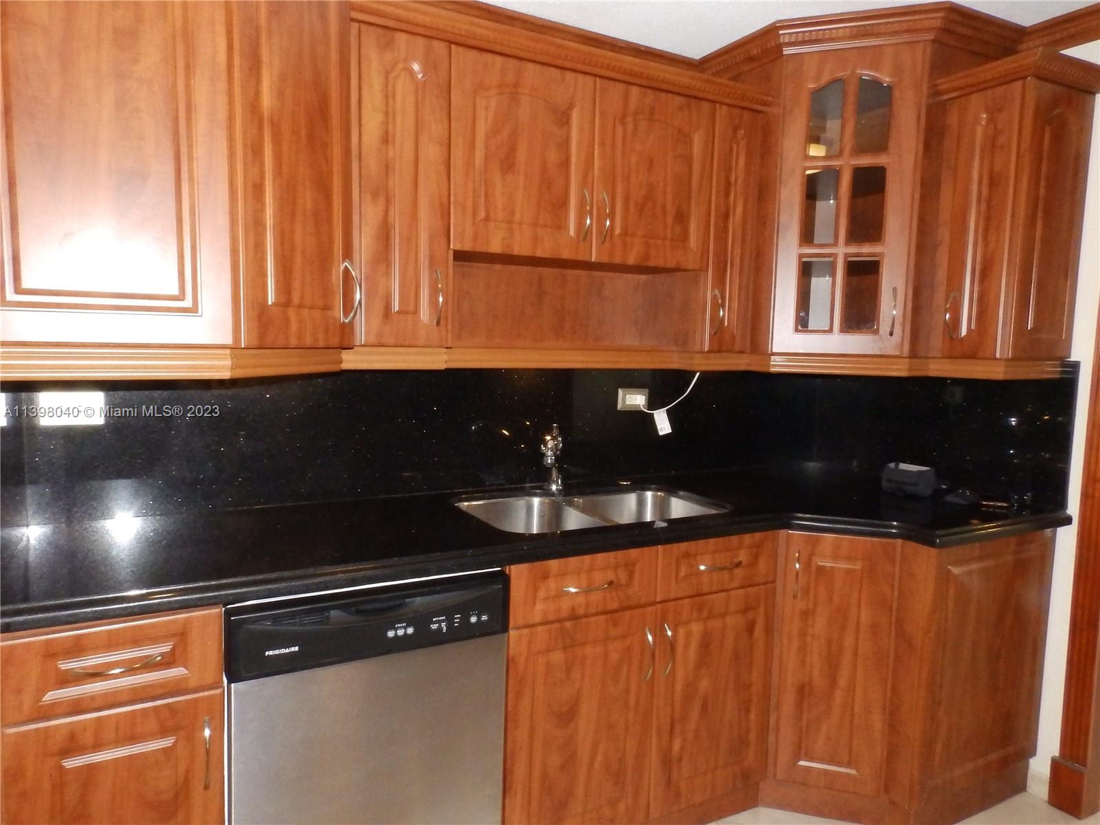 6601 SW 116th Ct Unit: 105