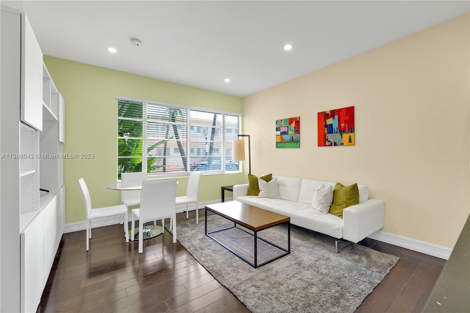601 11th St Unit: 106