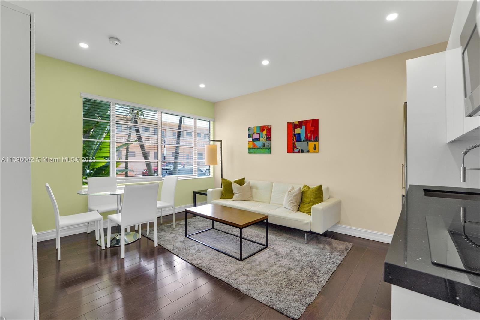 601 11th St Unit: 106