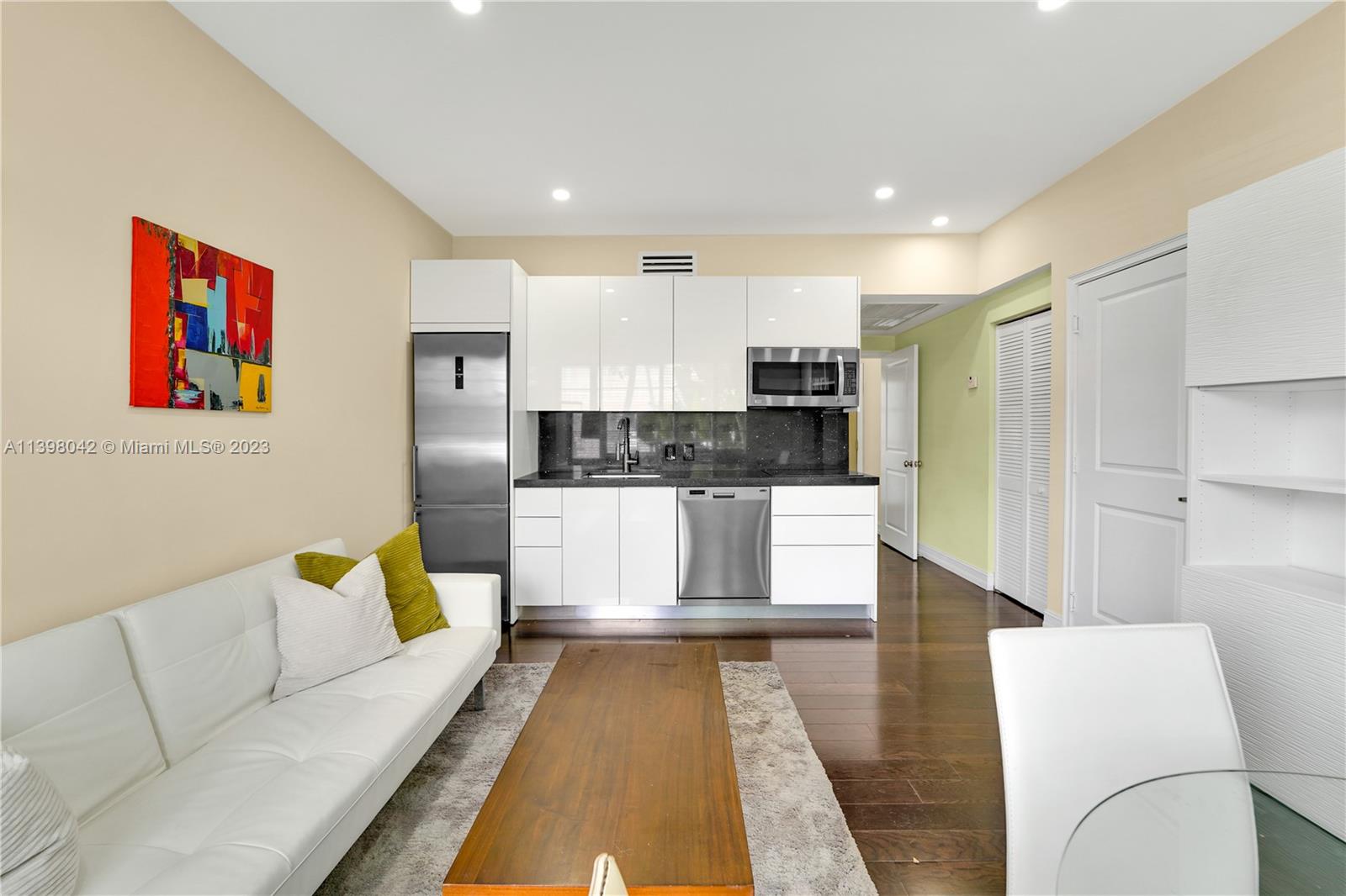 601 11th St Unit: 106