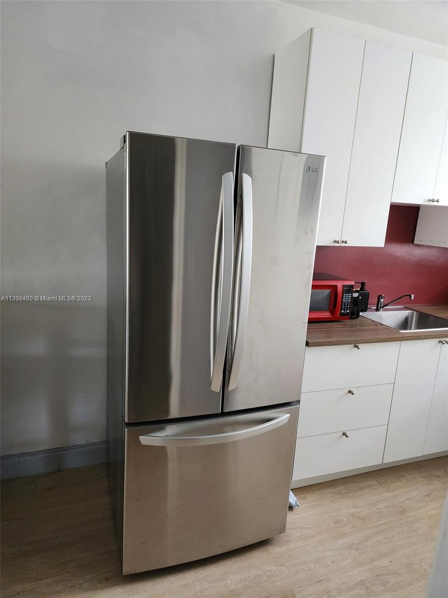 620 76th St Unit: 2