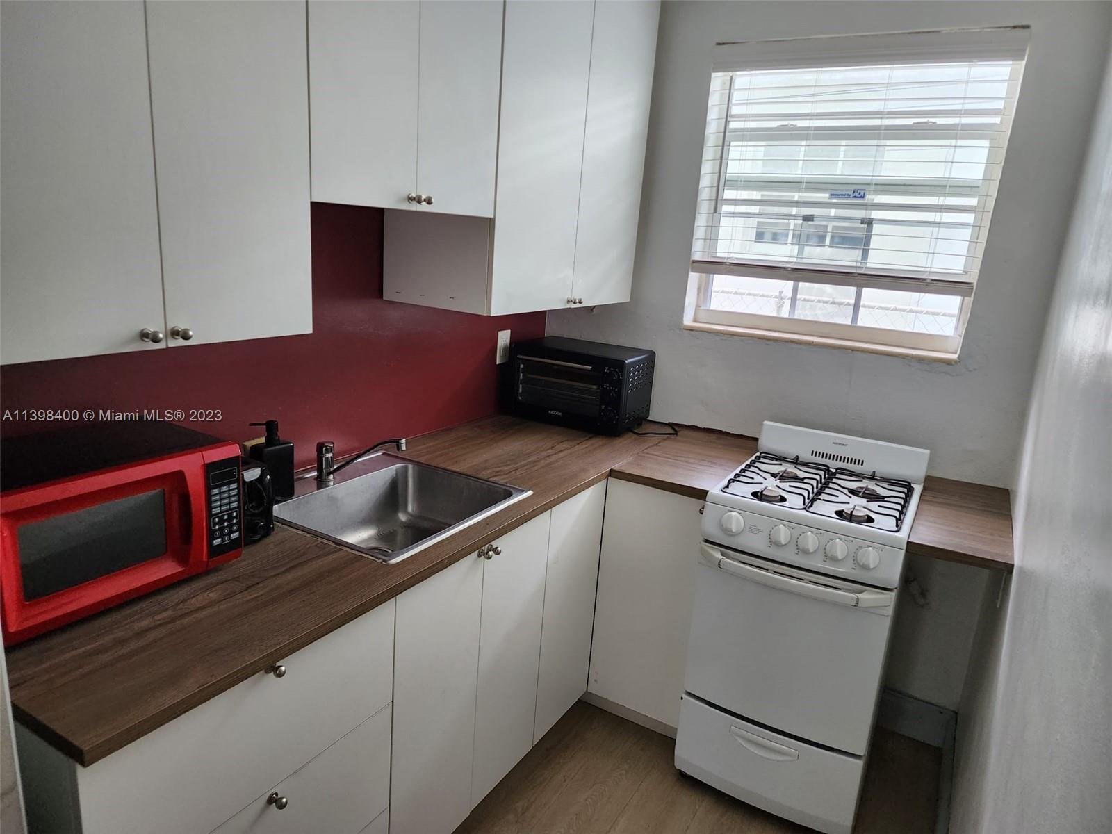 620 76th St Unit: 2