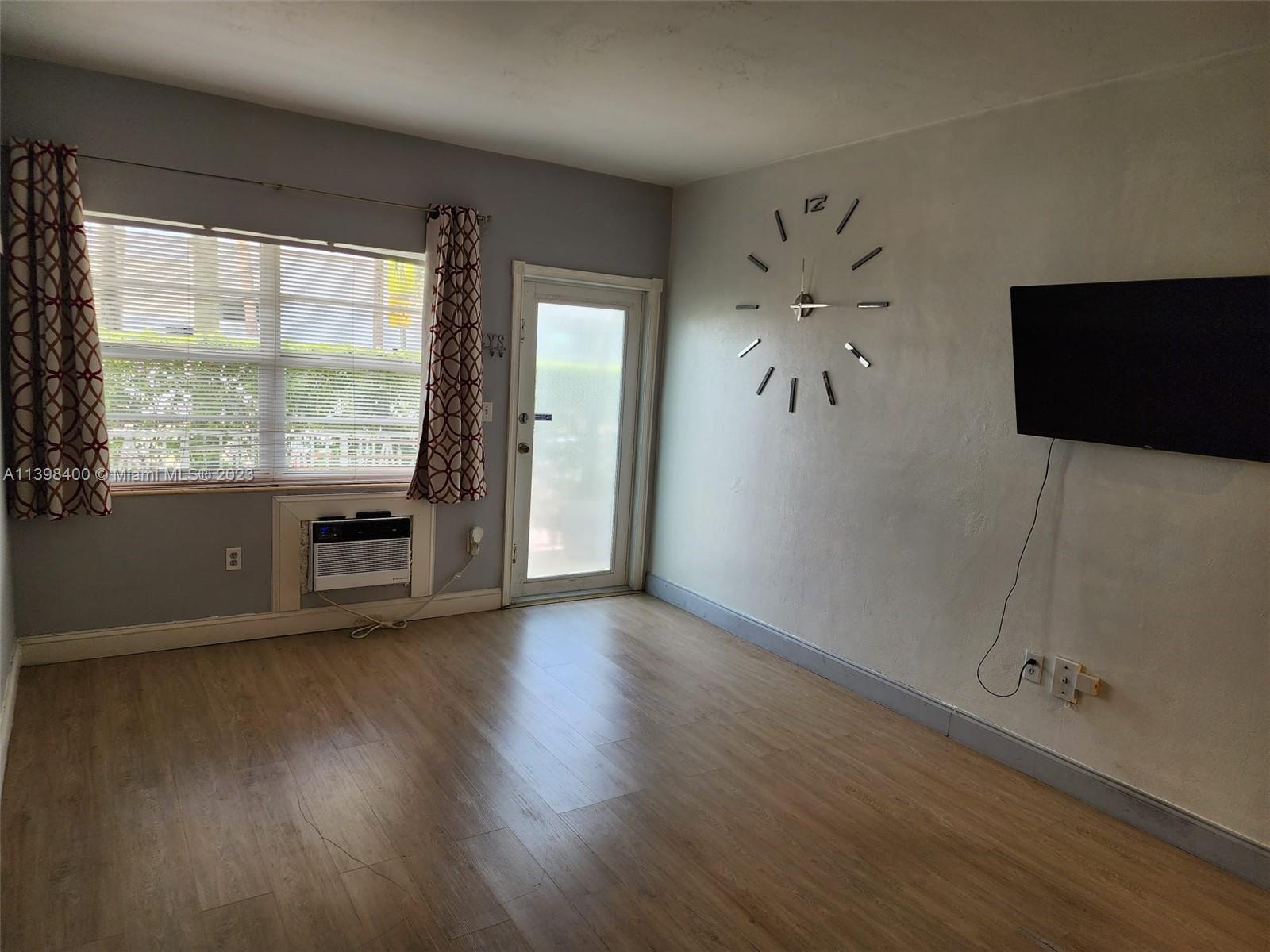 620 76th St Unit: 2