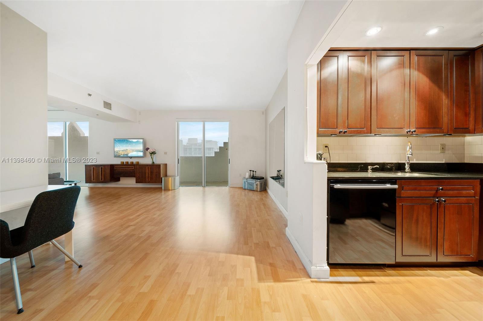 1621 Bay Rd Unit: PH6
