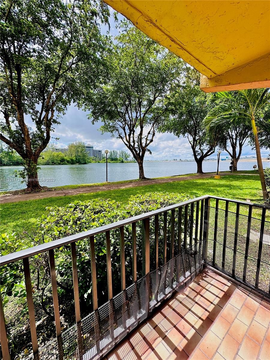 4705 NW 7th St Unit: 109-15