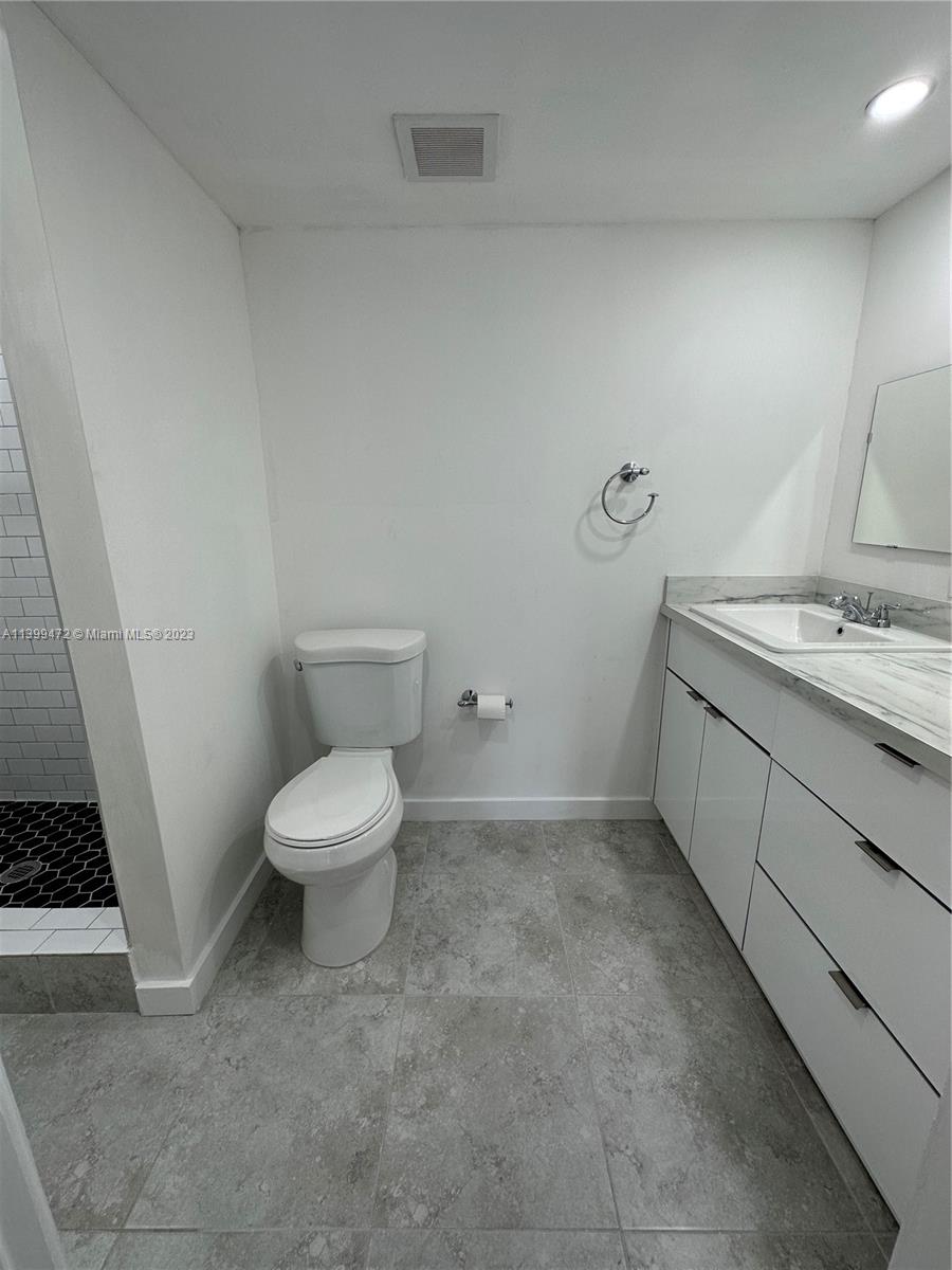4705 NW 7th St Unit: 109-15
