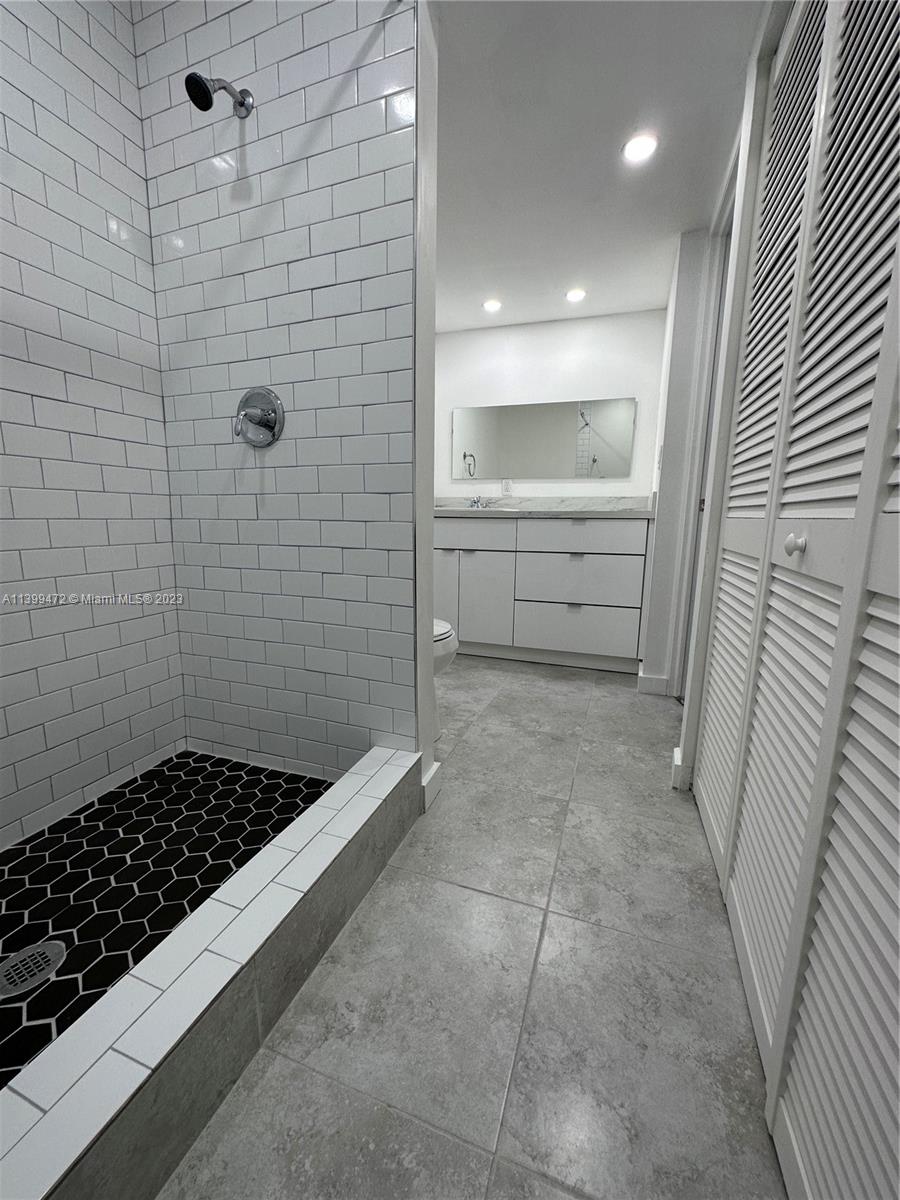 4705 NW 7th St Unit: 109-15