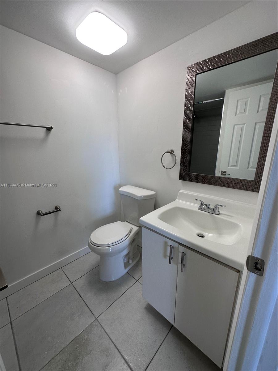 4705 NW 7th St Unit: 109-15