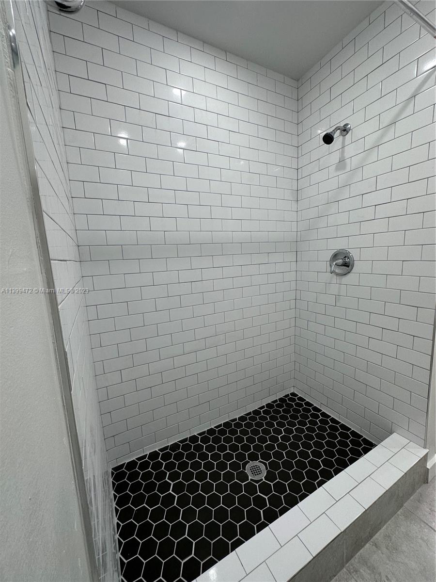 4705 NW 7th St Unit: 109-15