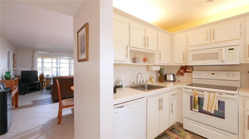 2841 Somerset Dr Unit: 400