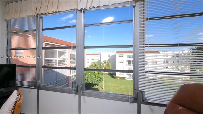 2841 Somerset Dr Unit: 400