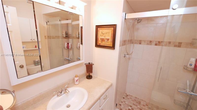 2841 Somerset Dr Unit: 400