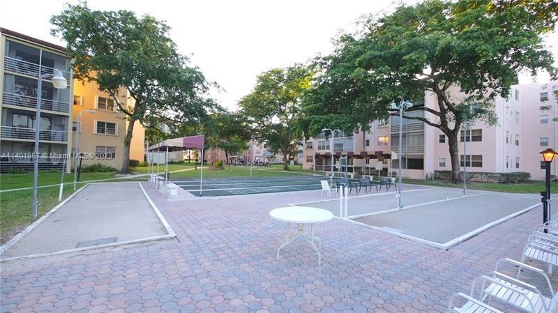2841 Somerset Dr Unit: 400