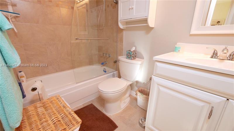 2841 Somerset Dr Unit: 400