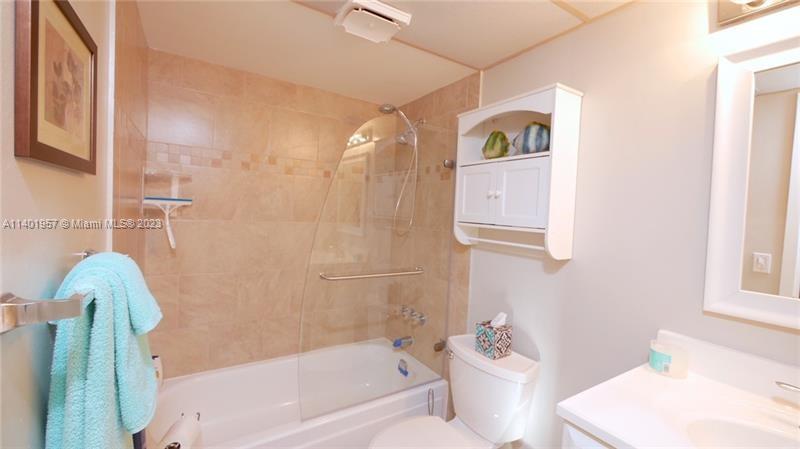 2841 Somerset Dr Unit: 400