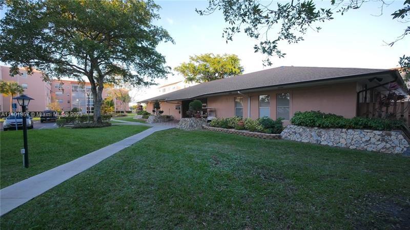 2841 Somerset Dr Unit: 400