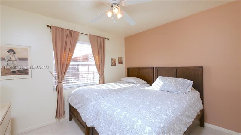 2841 Somerset Dr Unit: 400