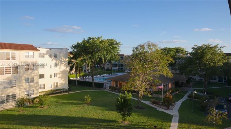 2841 Somerset Dr Unit: 400
