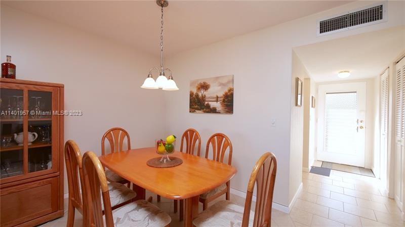 2841 Somerset Dr Unit: 400