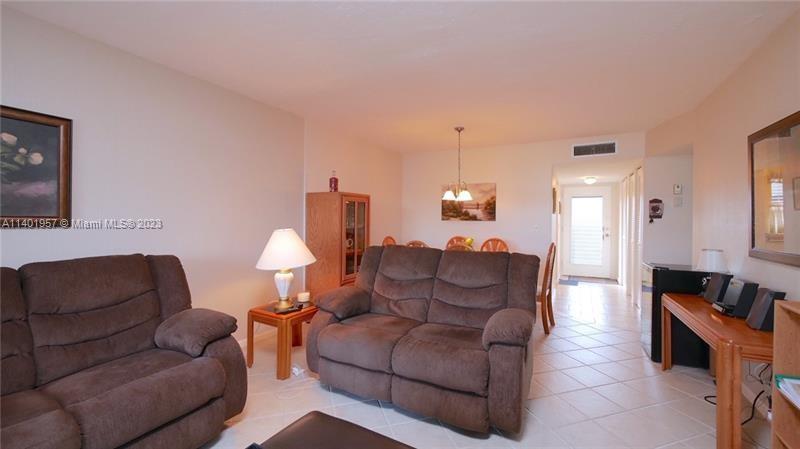 2841 Somerset Dr Unit: 400