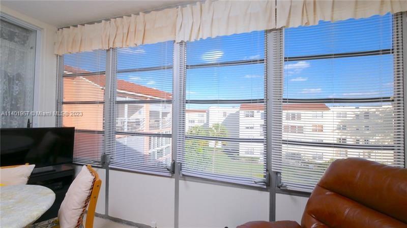 2841 Somerset Dr Unit: 400
