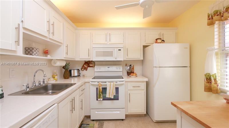 2841 Somerset Dr Unit: 400