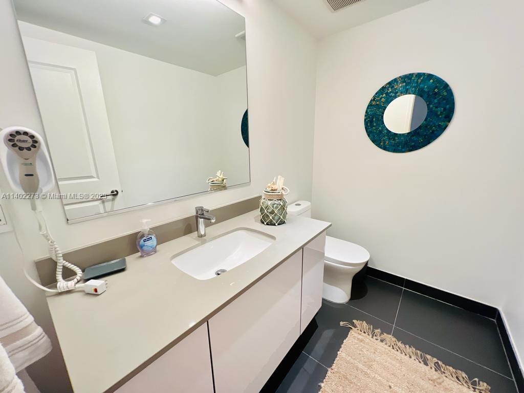 1600 NE 1 Ave # 2012
