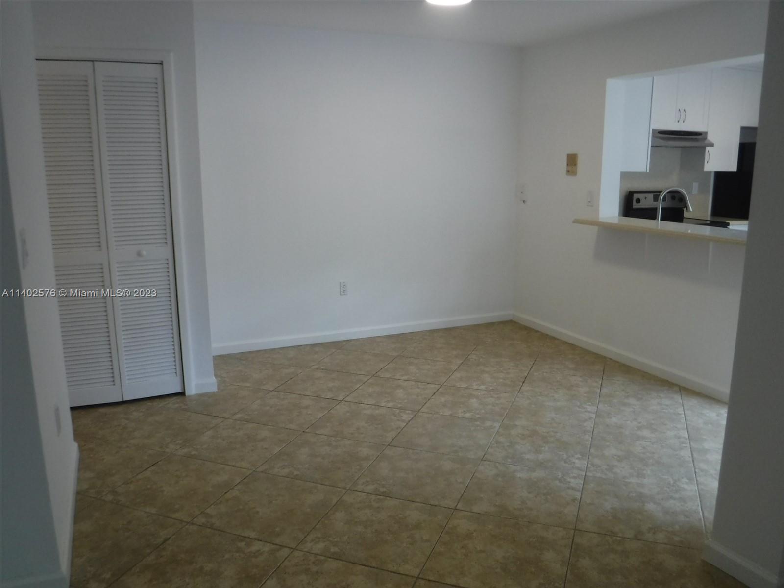 4700 SW 67th Ave # P15