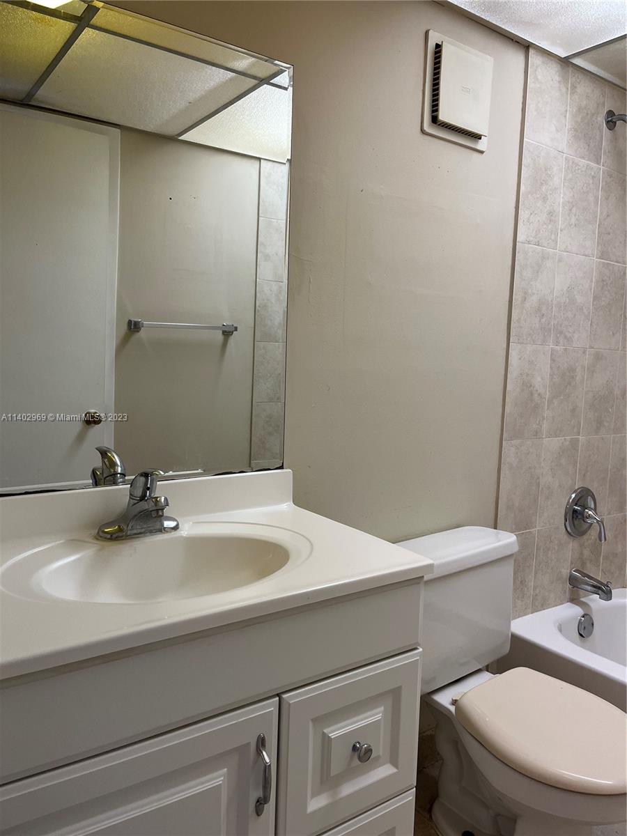 10865 SW 112th Ave Unit: 313
