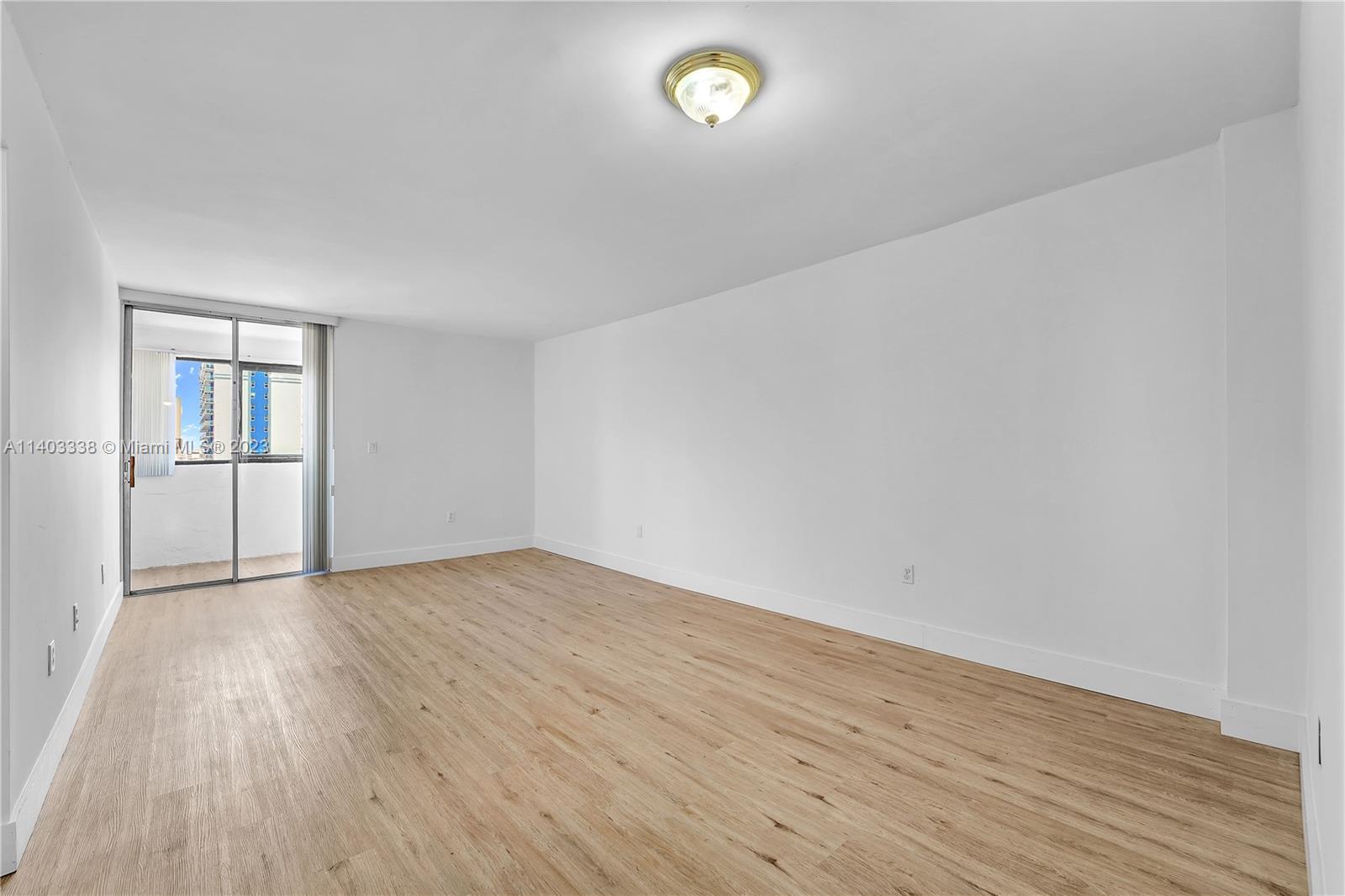 5050 NW 7th St Unit: PH3
