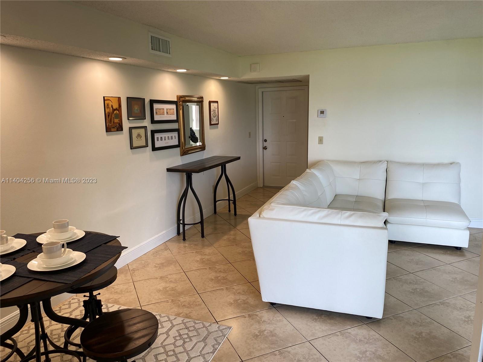1533 S Liberty Ave Unit: 1533C