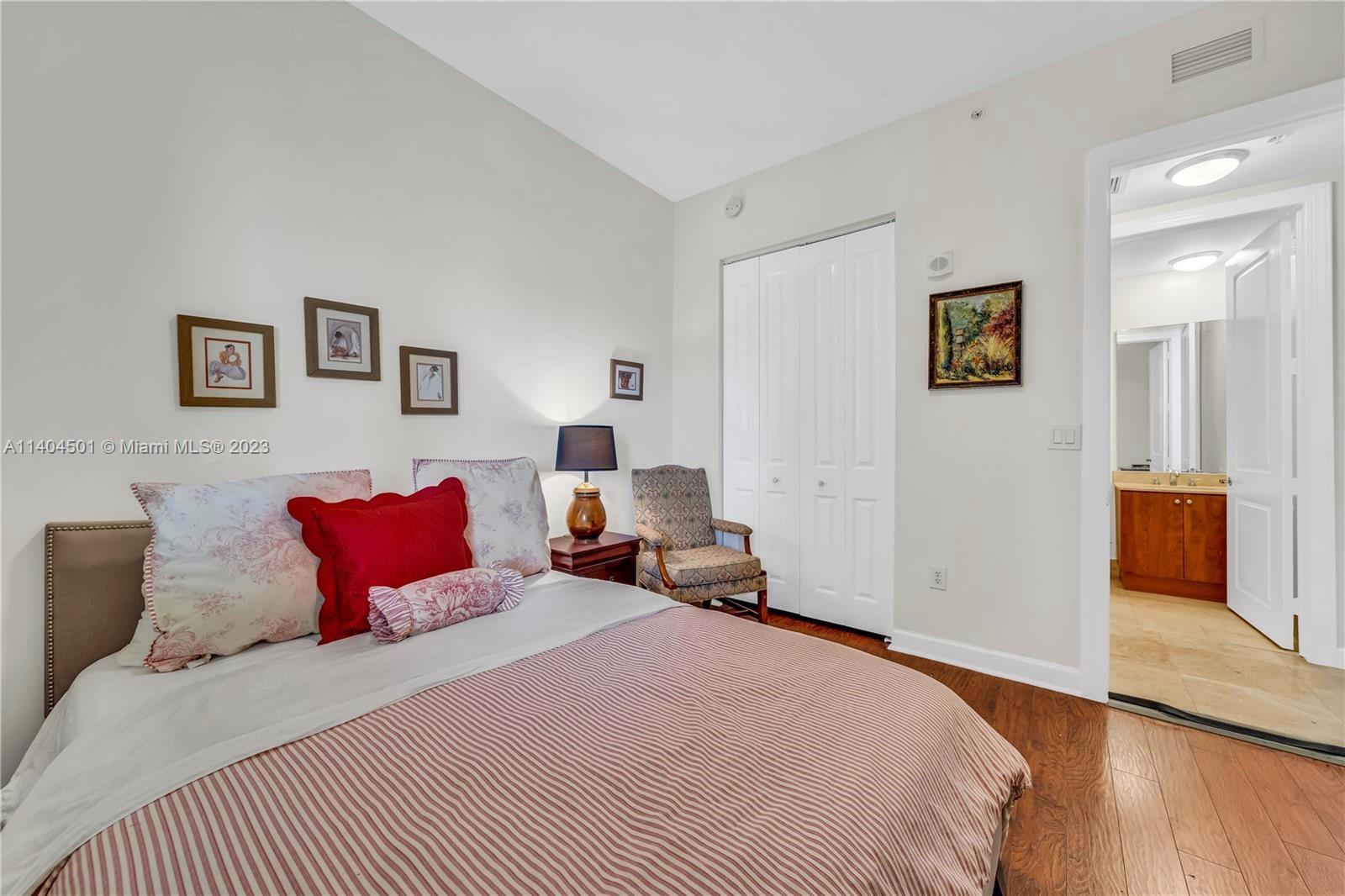 1607 Ponce De Leon Blvd Unit: 10C