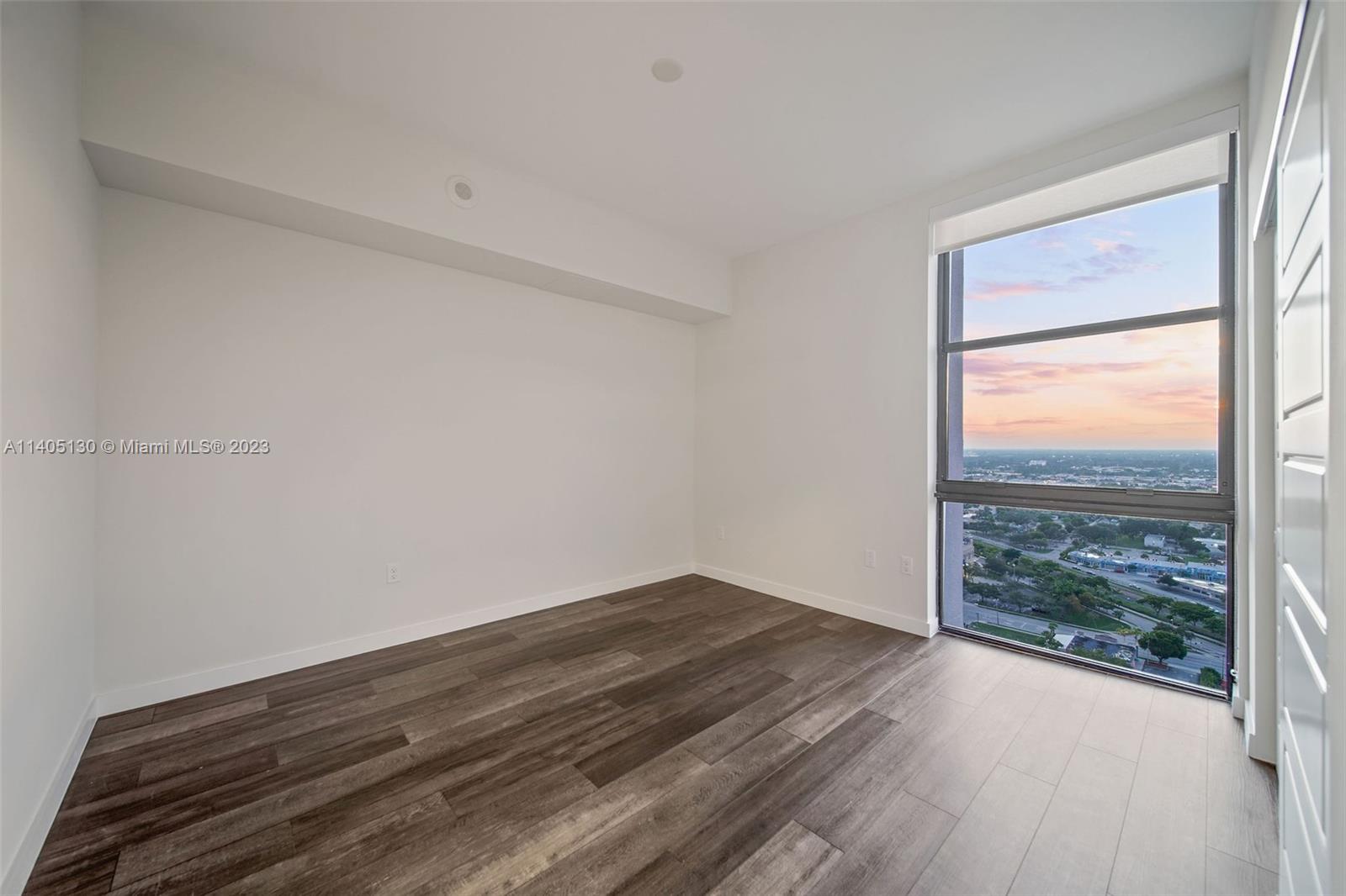 555 NE 8th St Unit: PH2308