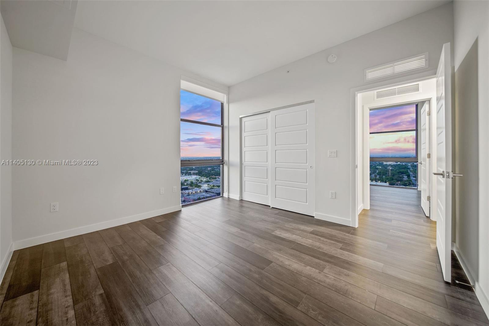 555 NE 8th St Unit: PH2308