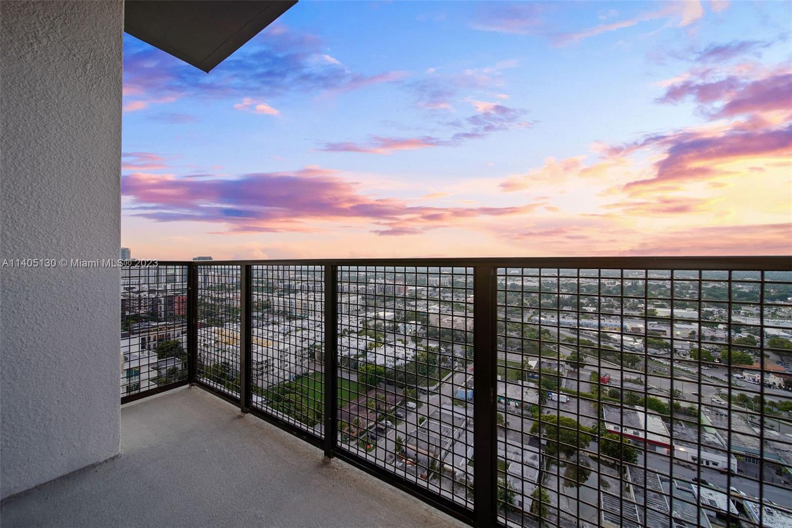 555 NE 8th St Unit: PH2308