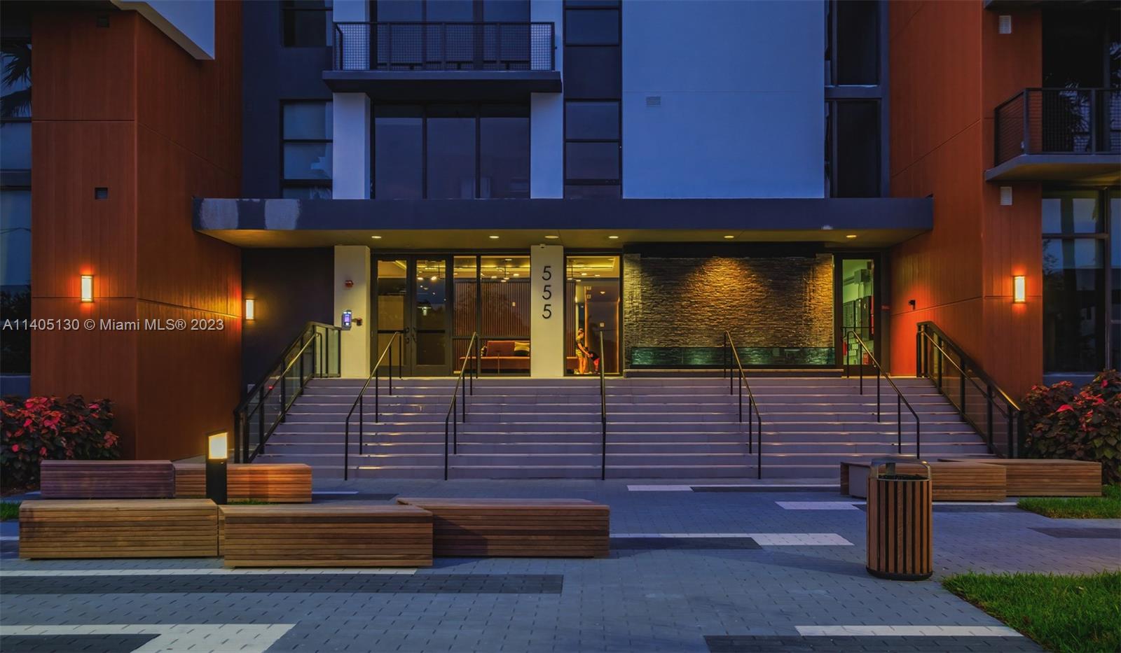 555 NE 8th St Unit: PH2308