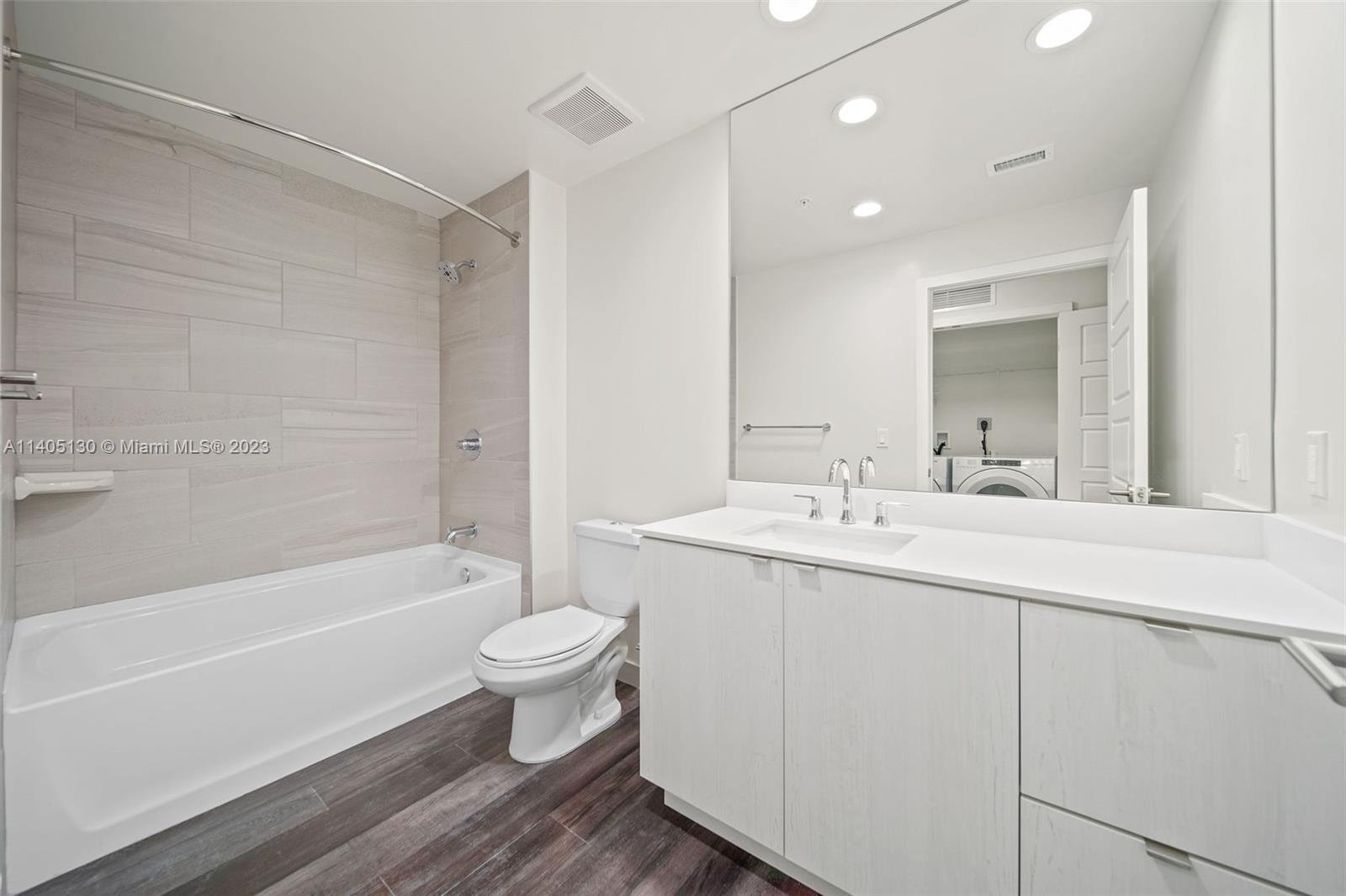 555 NE 8th St Unit: PH2308