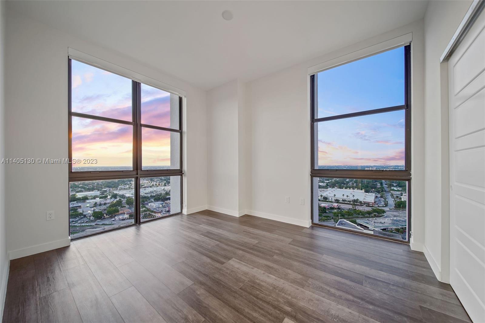 555 NE 8th St Unit: PH2308