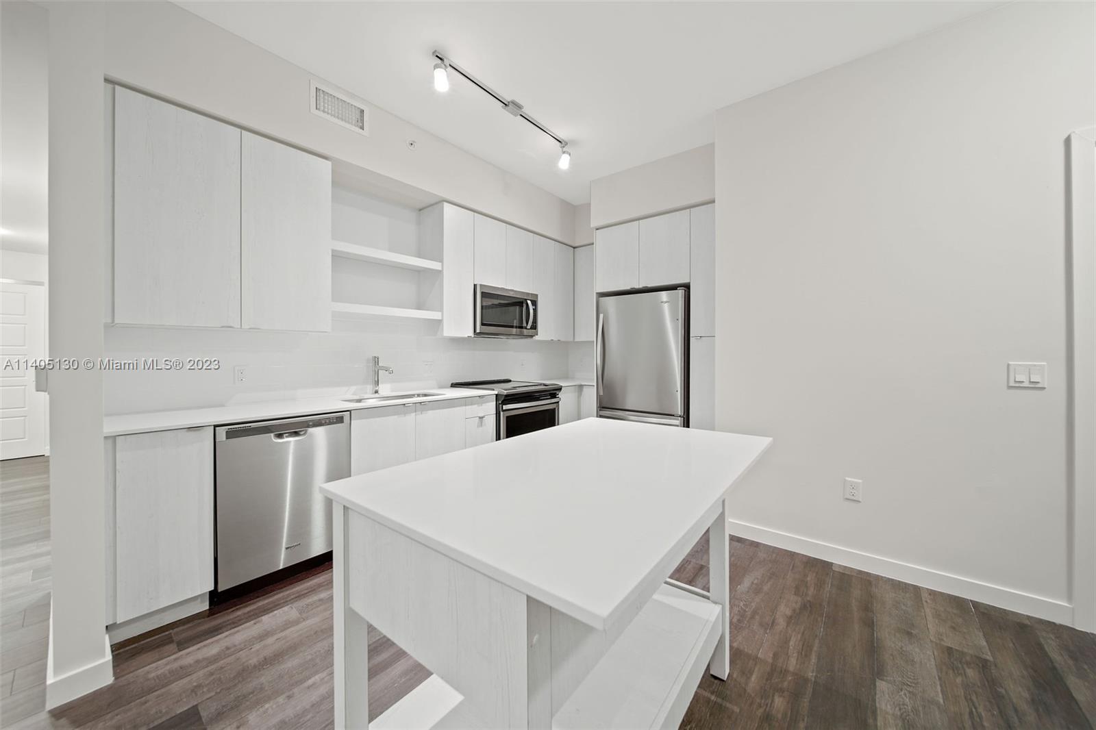 555 NE 8th St Unit: PH2308