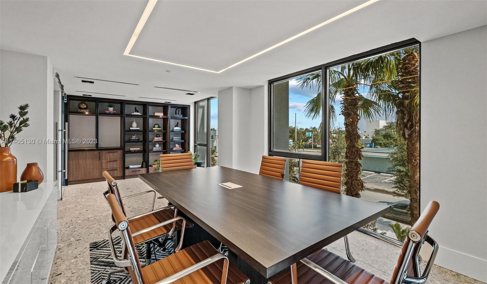 555 NE 8th St Unit: PH2308