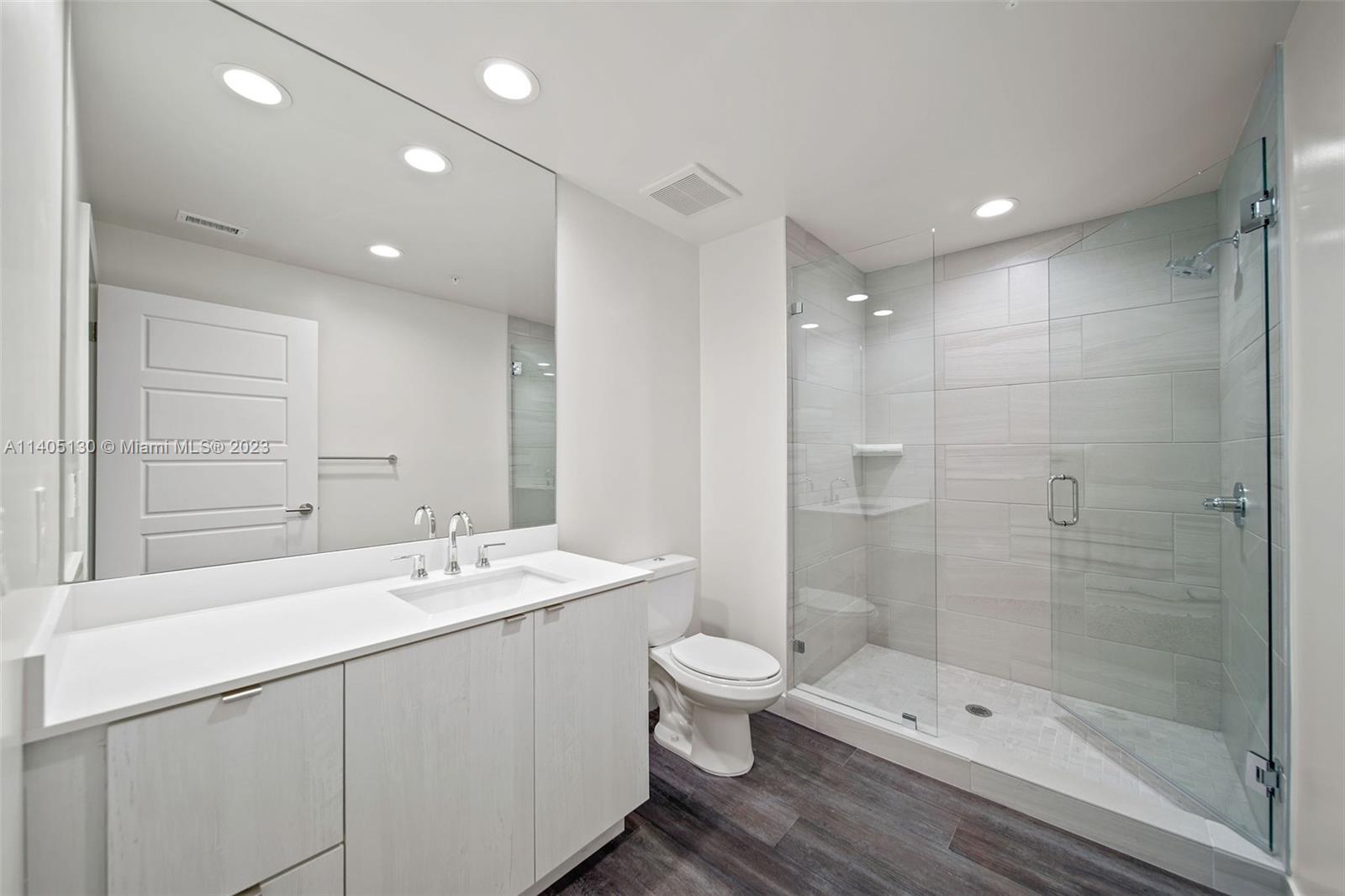 555 NE 8th St Unit: PH2308