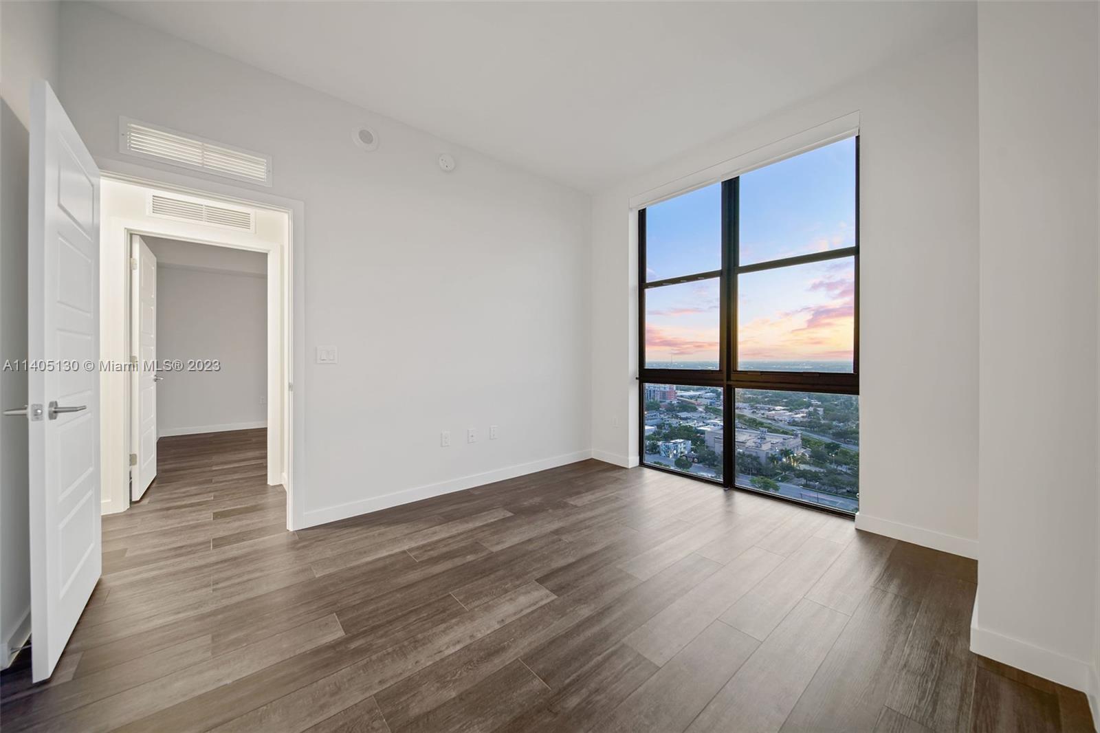 555 NE 8th St Unit: PH2308