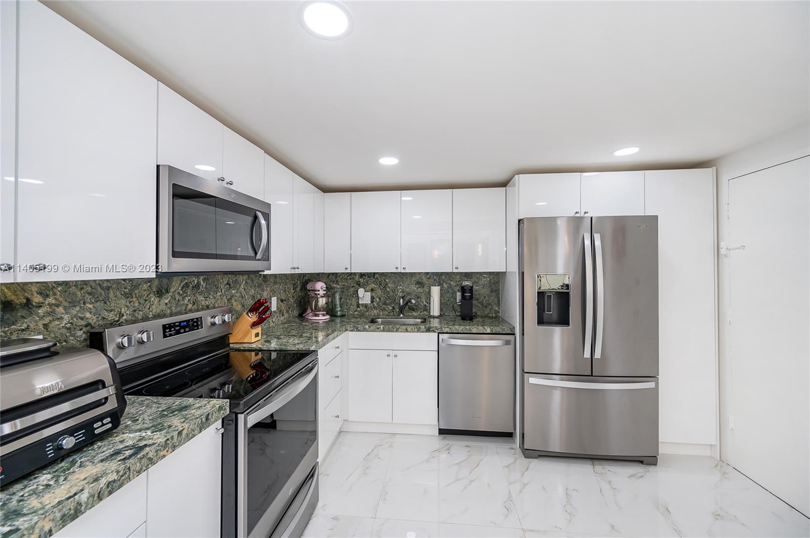 1001 91st St Unit: 304