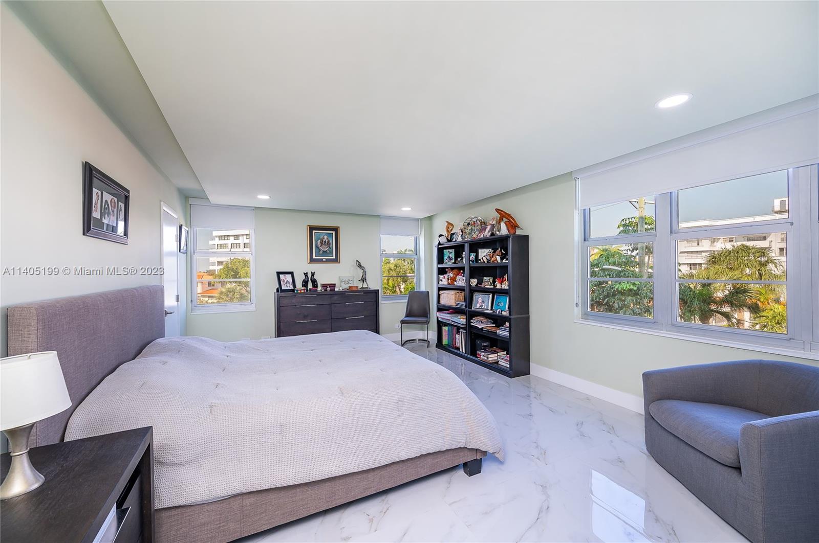 1001 91st St Unit: 304