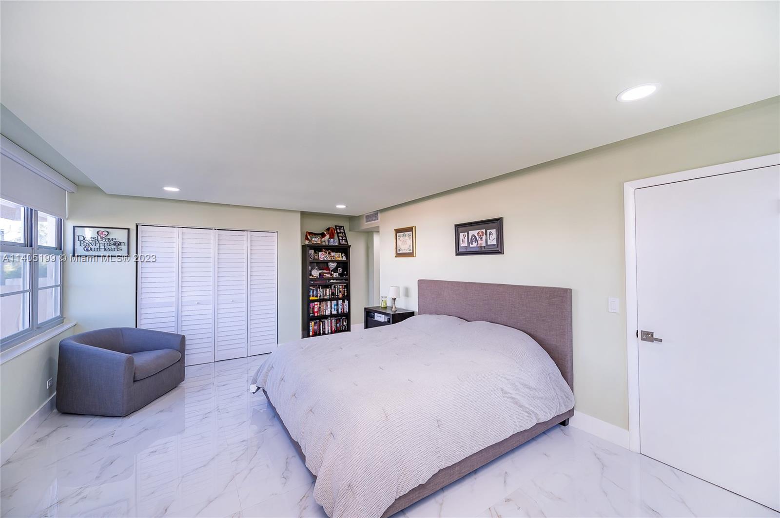 1001 91st St Unit: 304