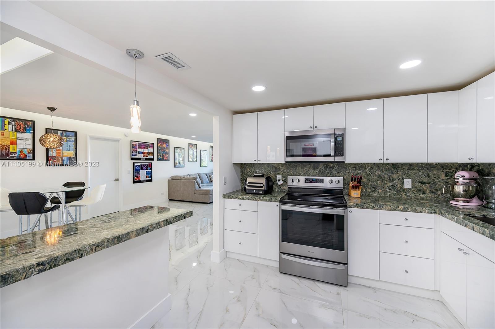 1001 91st St Unit: 304