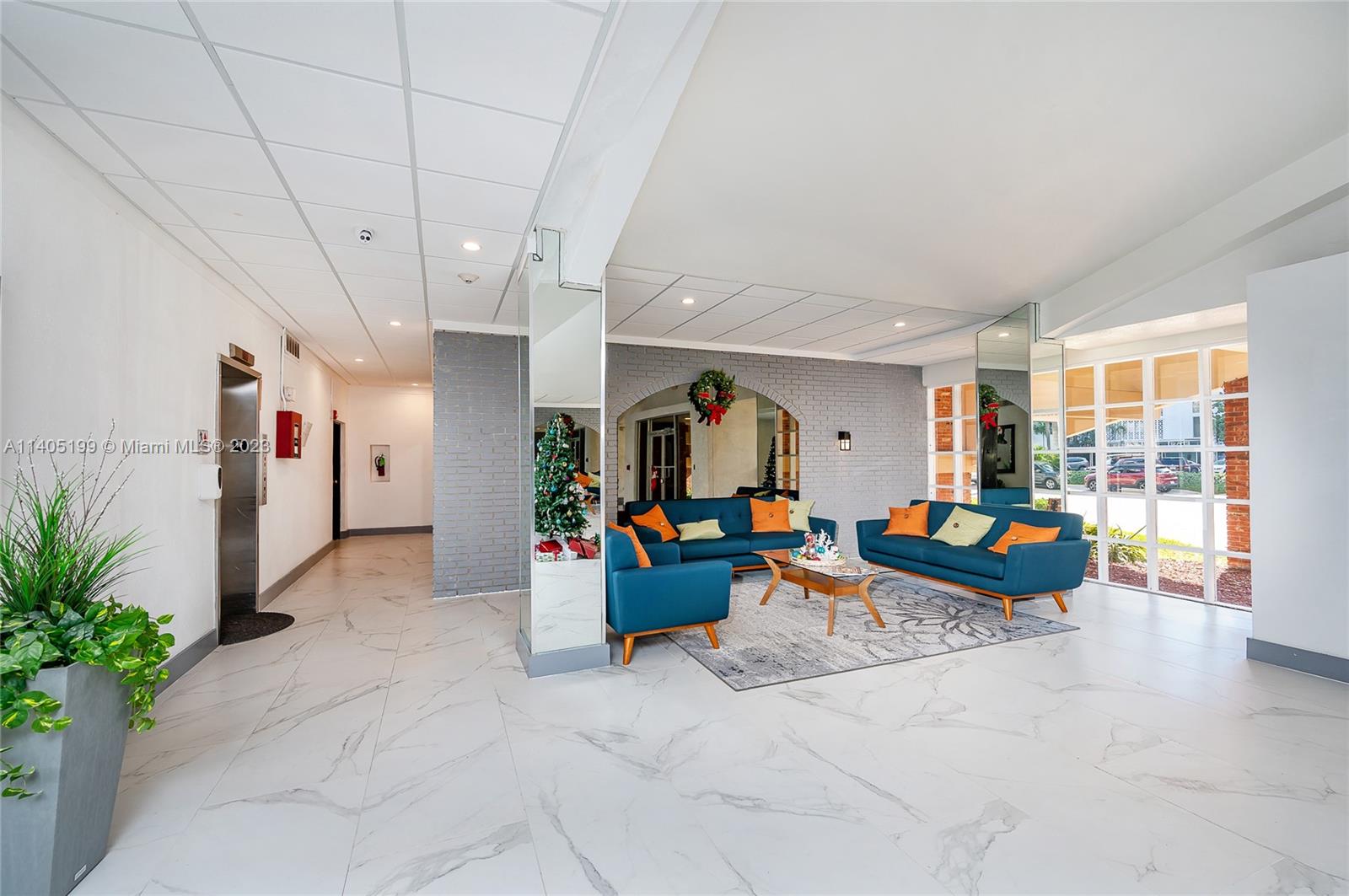 1001 91st St Unit: 304