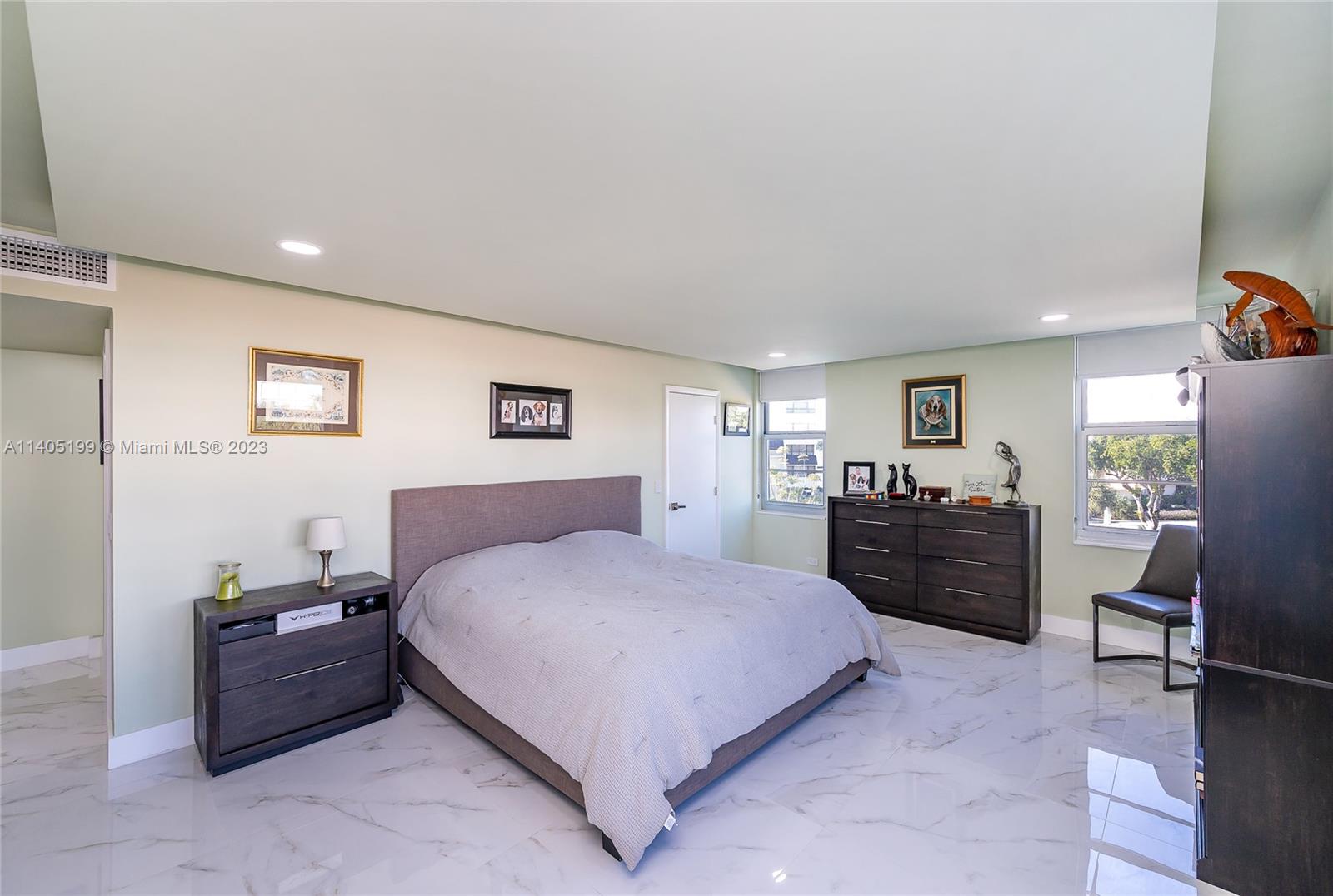 1001 91st St Unit: 304