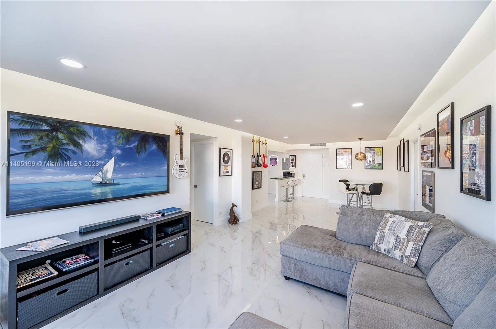 1001 91st St Unit: 304
